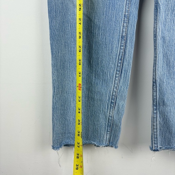 Aeropostale Women’s Straight Leg White Wash Denim Mom Jeans Raw Edge Hem Sz 6 - Picture 5 of 9